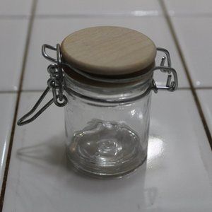 Small jar with lid in a bundle
